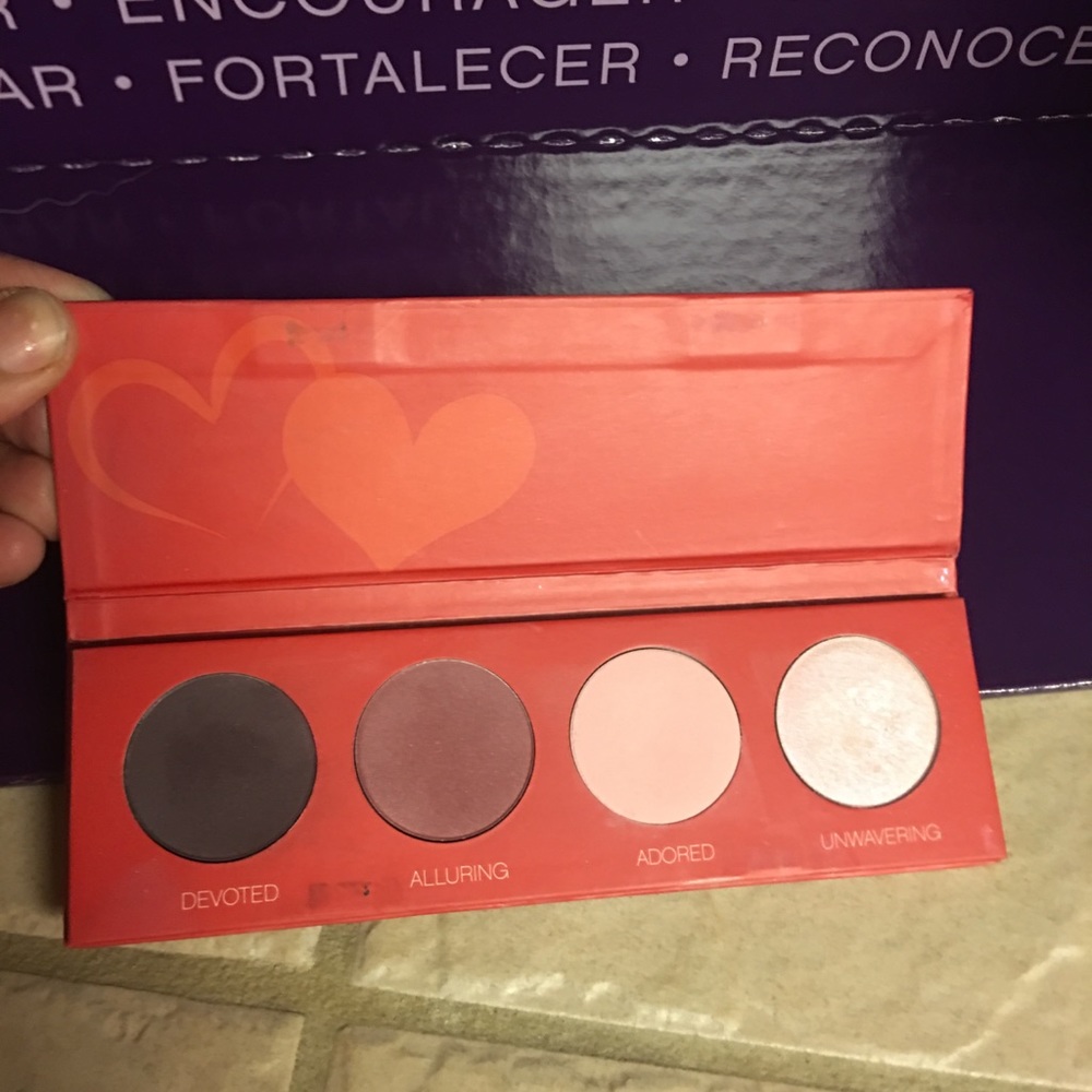 Younique makeup beloved palette